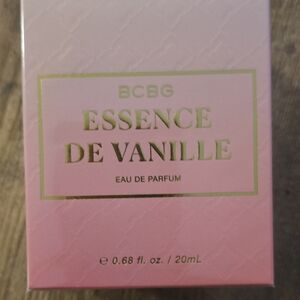 BCBG Essence De Vanille Fragrance in Pink and Gold
